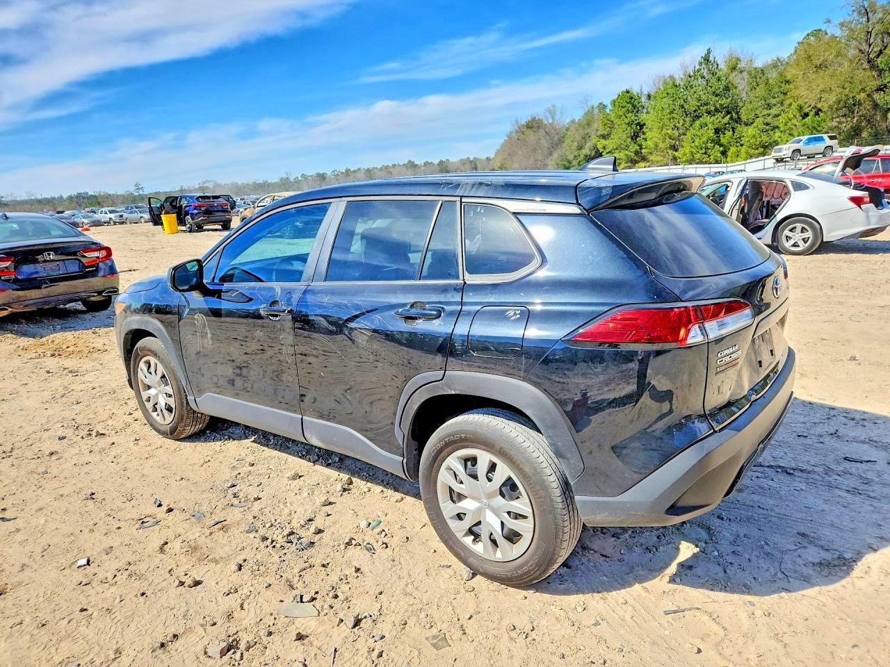 2024 Toyota Corolla Cross L - Image 2