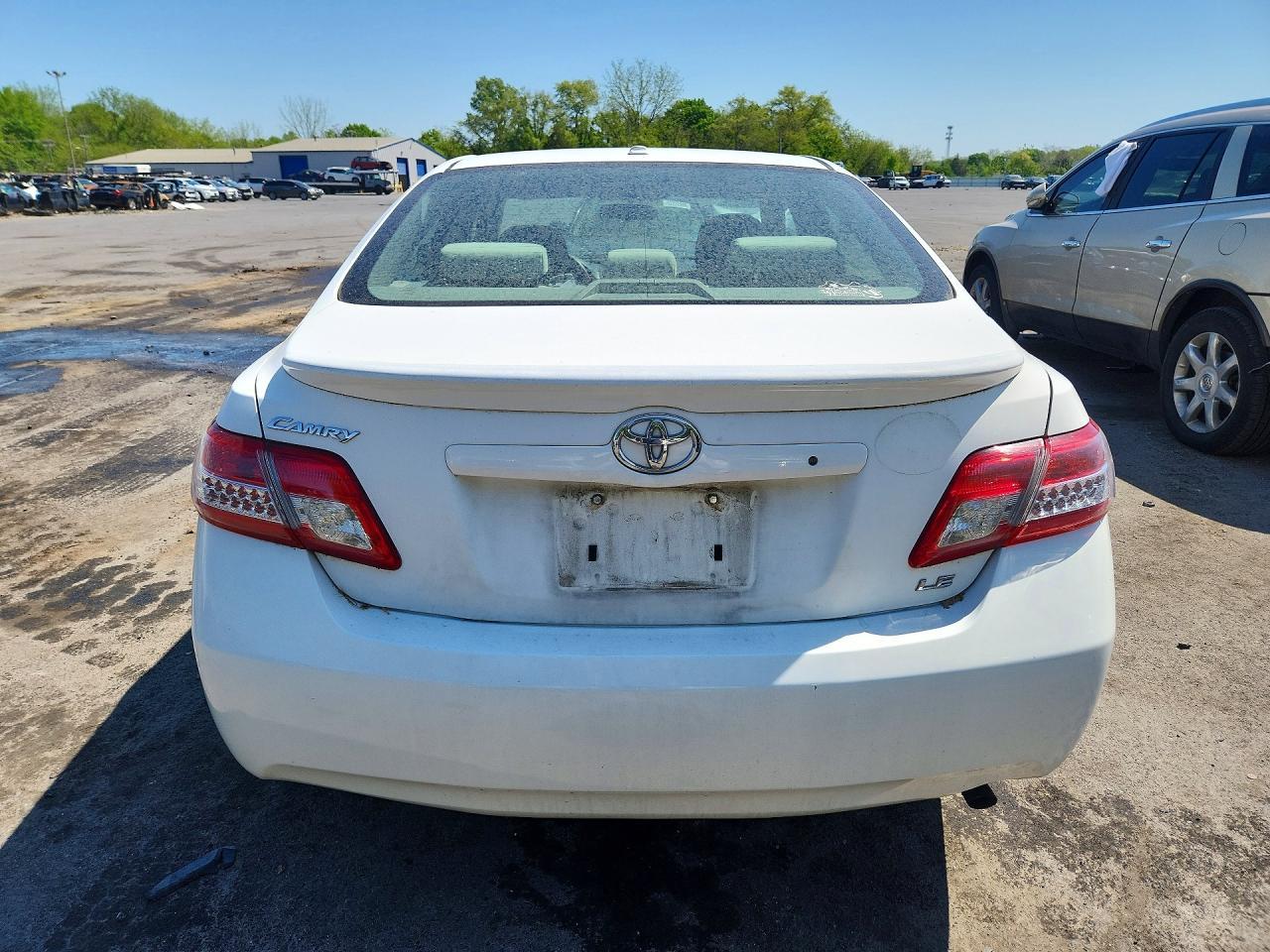 2010 Toyota Camry Le - Фото 6