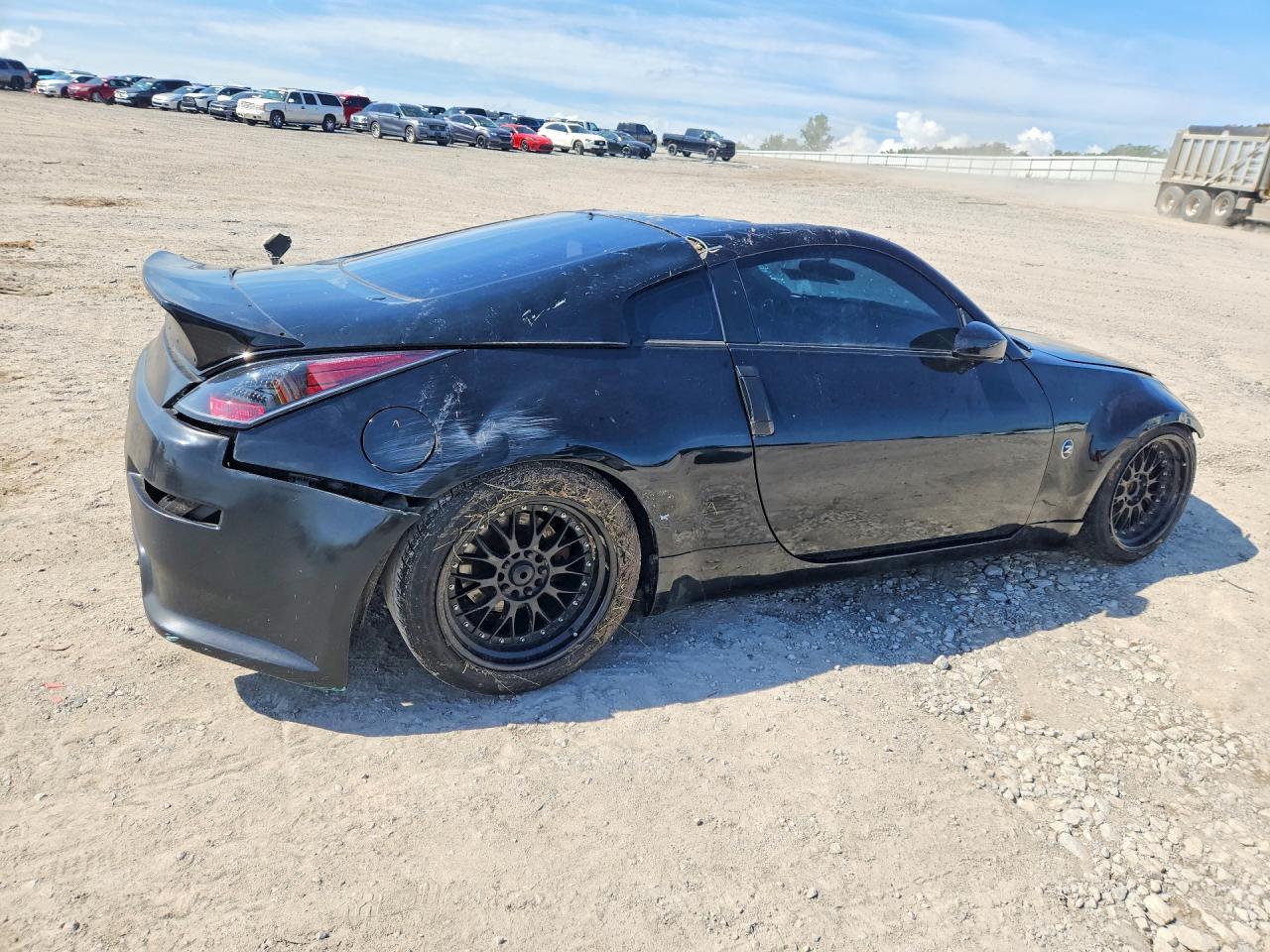 2003 Nissan 350Z Coupe - Image 3