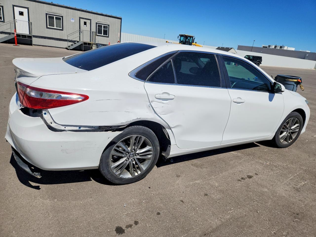 2015 Toyota Camry Se - Image 3