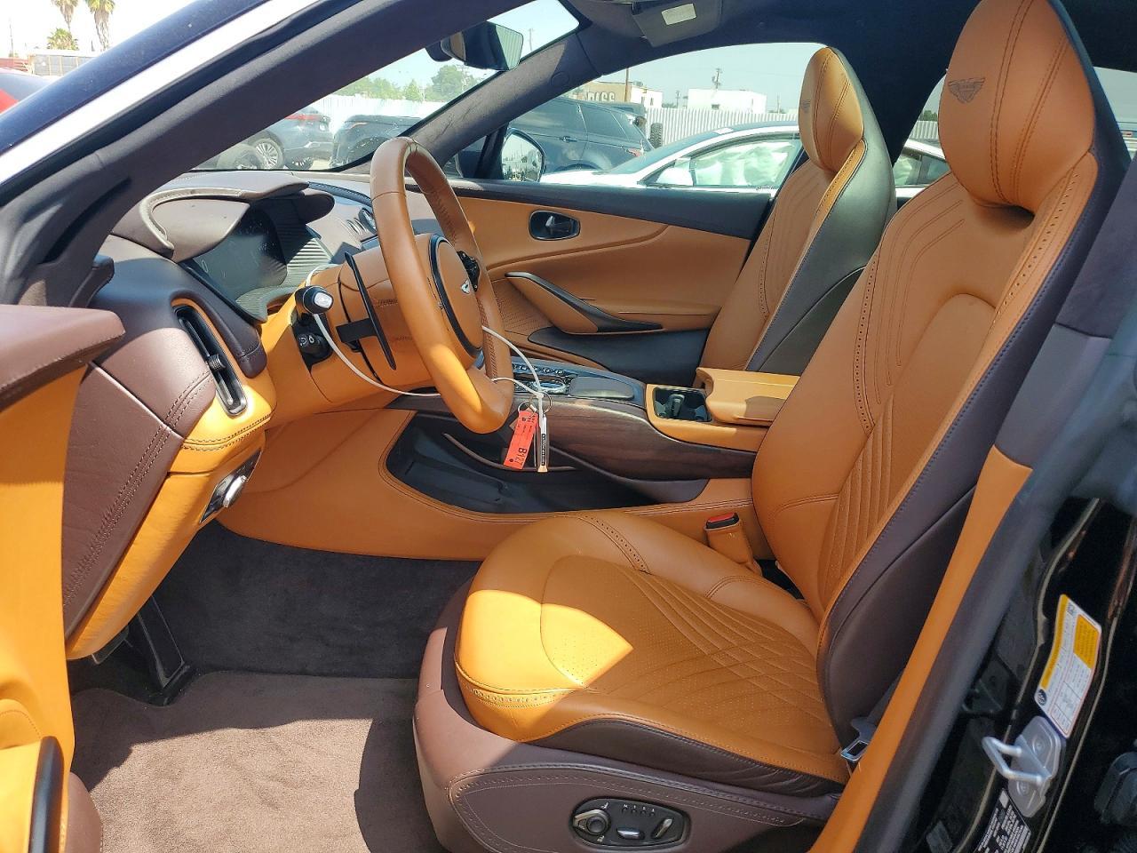 2021 Aston Martin Dbx - Фото 7