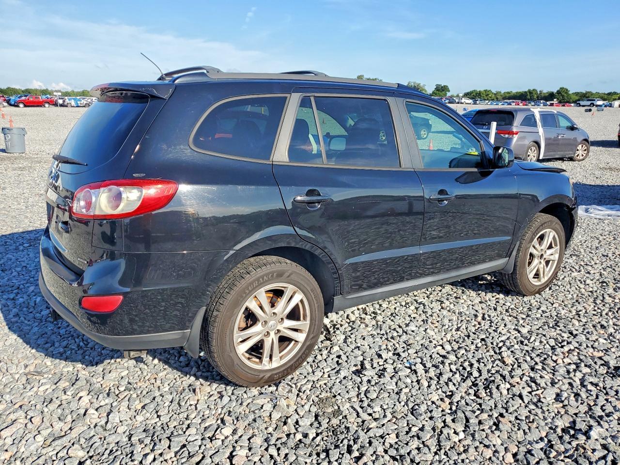 2012 Hyundai Santa Fe Se - Image 3