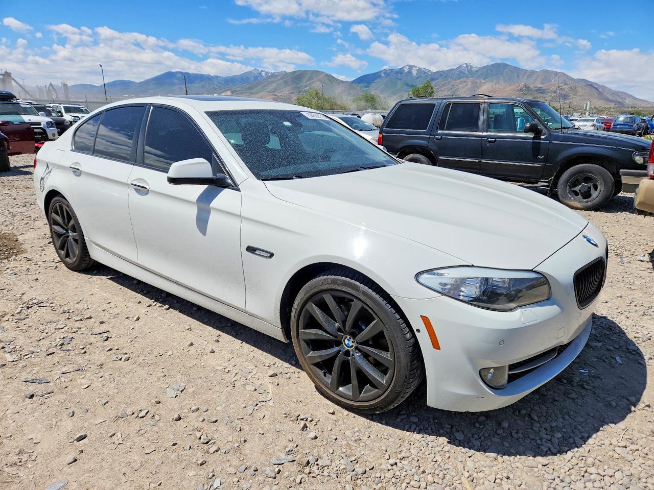 2013 BMW 528 I - Image 4