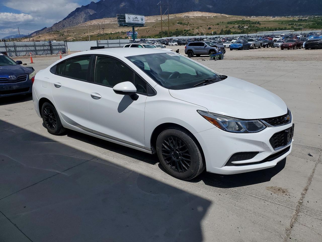 2017 Chevrolet Cruze Ls - Image 4