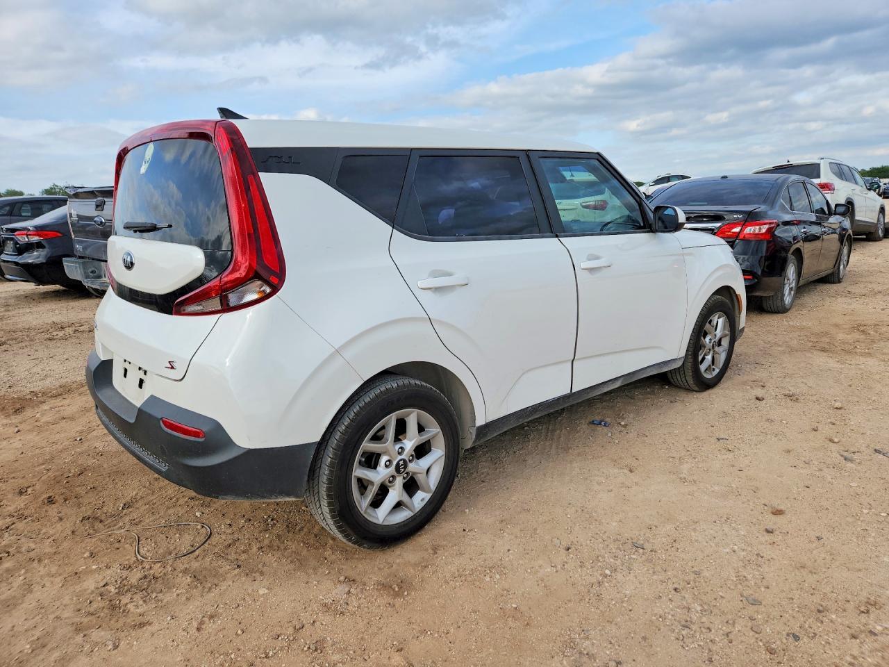 2021 Kia Soul S - Фото 3
