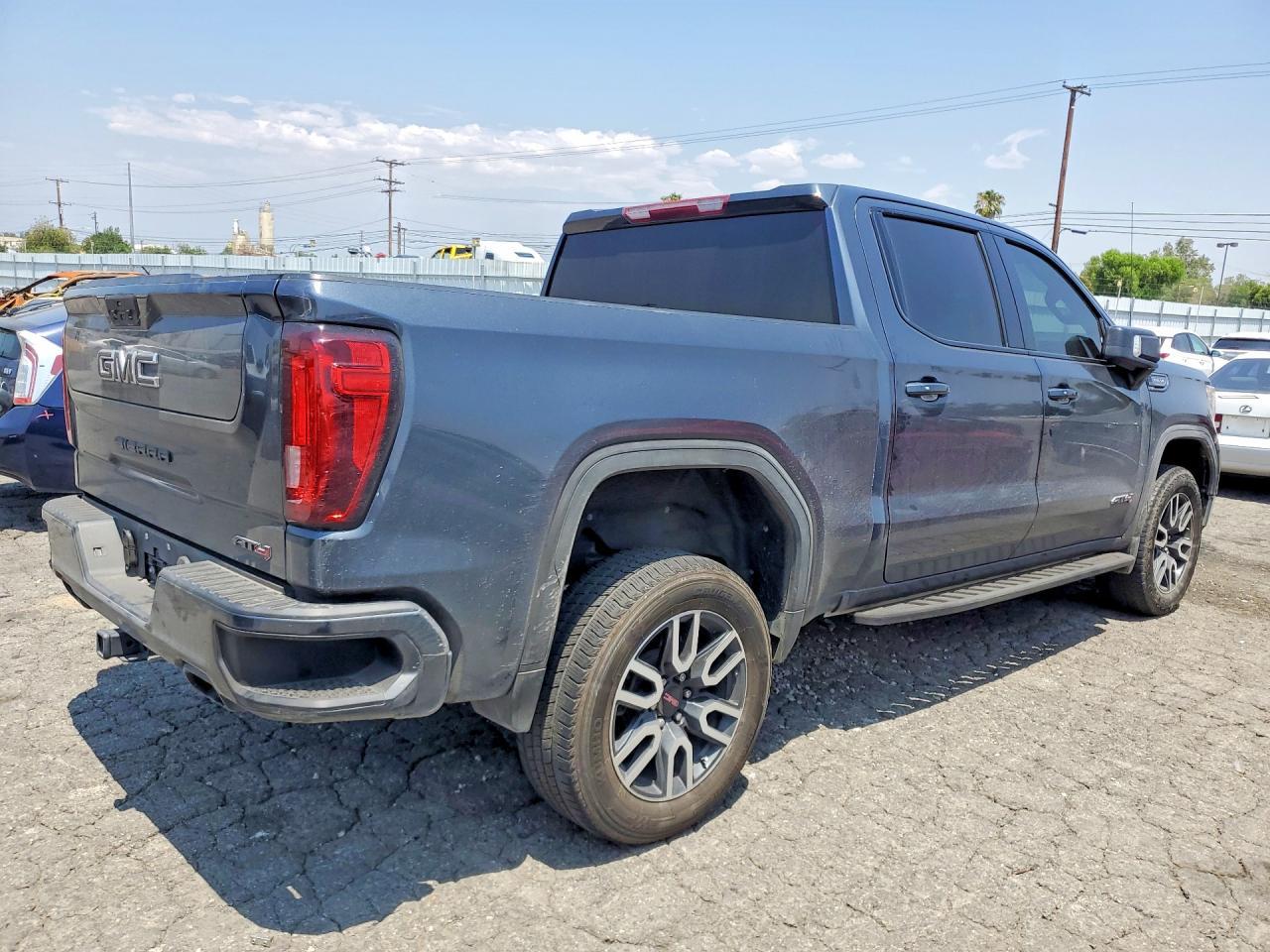 2021 GMC Sierra K1500 At4 - Фото 3