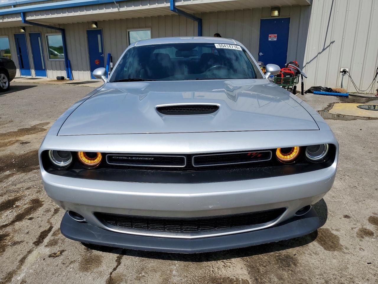 2019 Dodge Challenger R - Image 5
