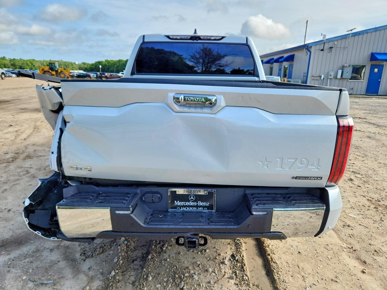 2025 Toyota Tundra 1794 Edition Hv - Image 6