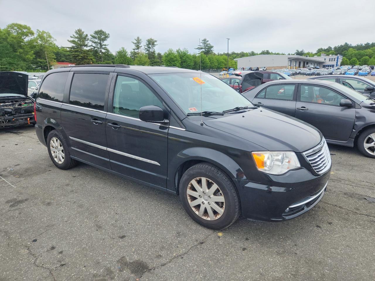 2016 Chrysler Town & Country Touring - Фото 4