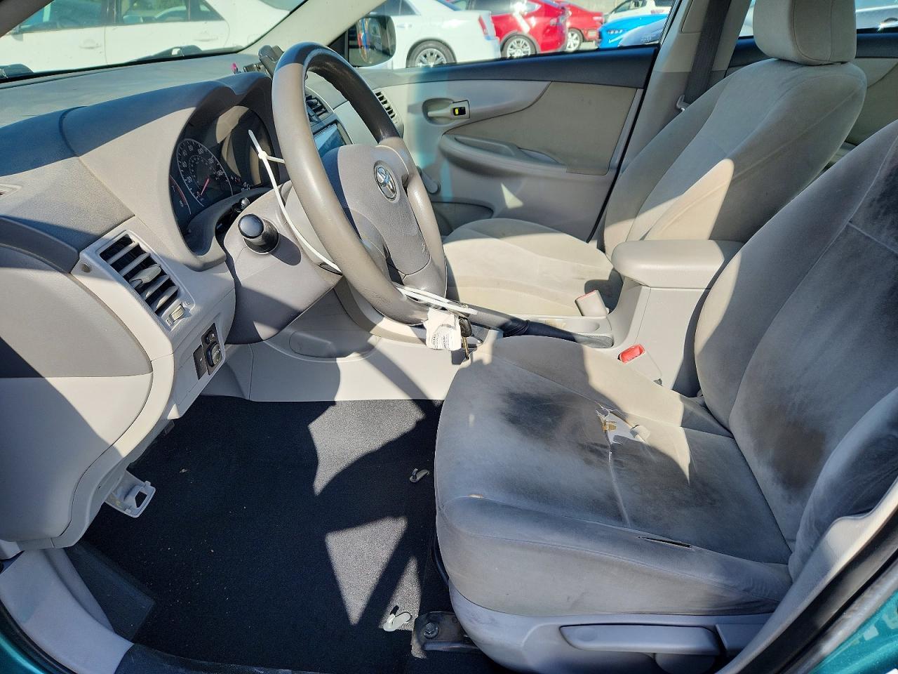 2010 Toyota Corolla Base - Фото 7
