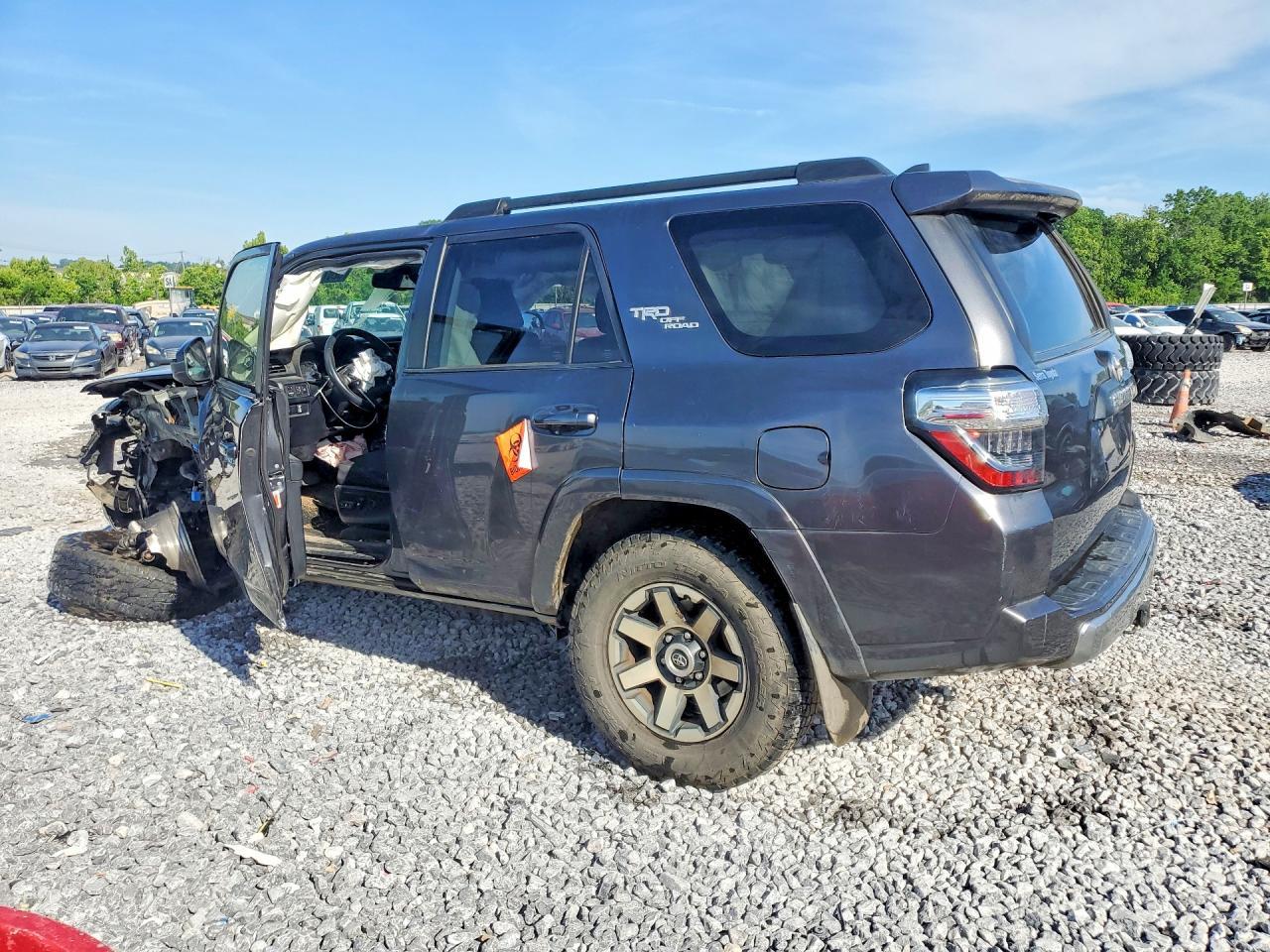 2021 Toyota 4Runner Trd Off-Road - Фото 2