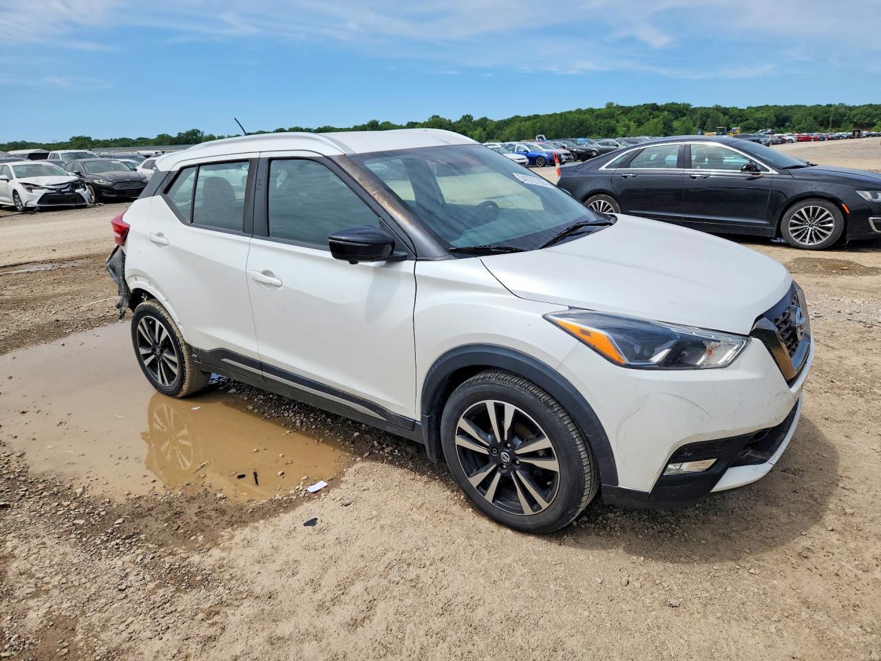 2019 Nissan Kicks Sr - Image 4