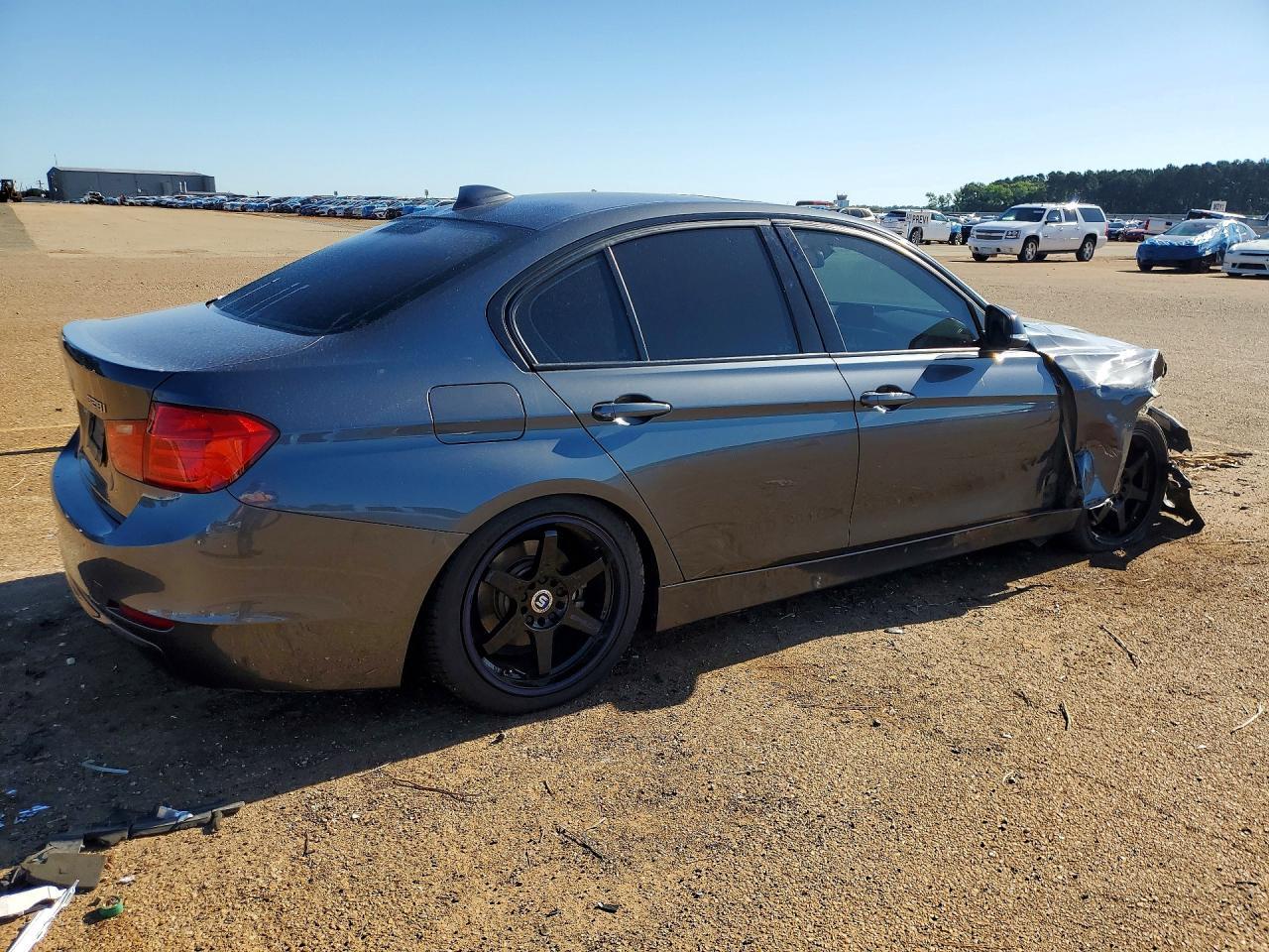 2015 BMW 328 I - Фото 3