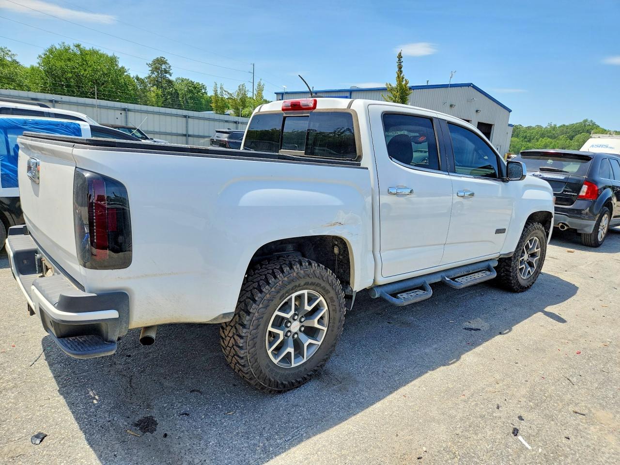 2019 GMC Canyon All Terrain - Image 3