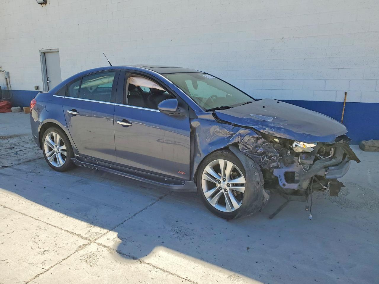 2013 Chev Cruze - Image 4