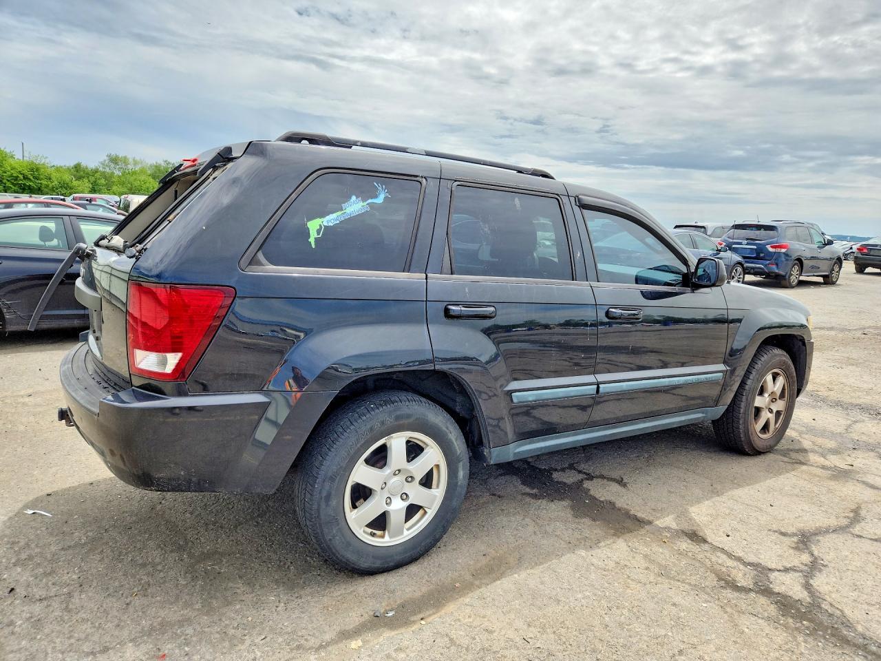2009 Jeep Grand Cherokee Laredo - Image 3