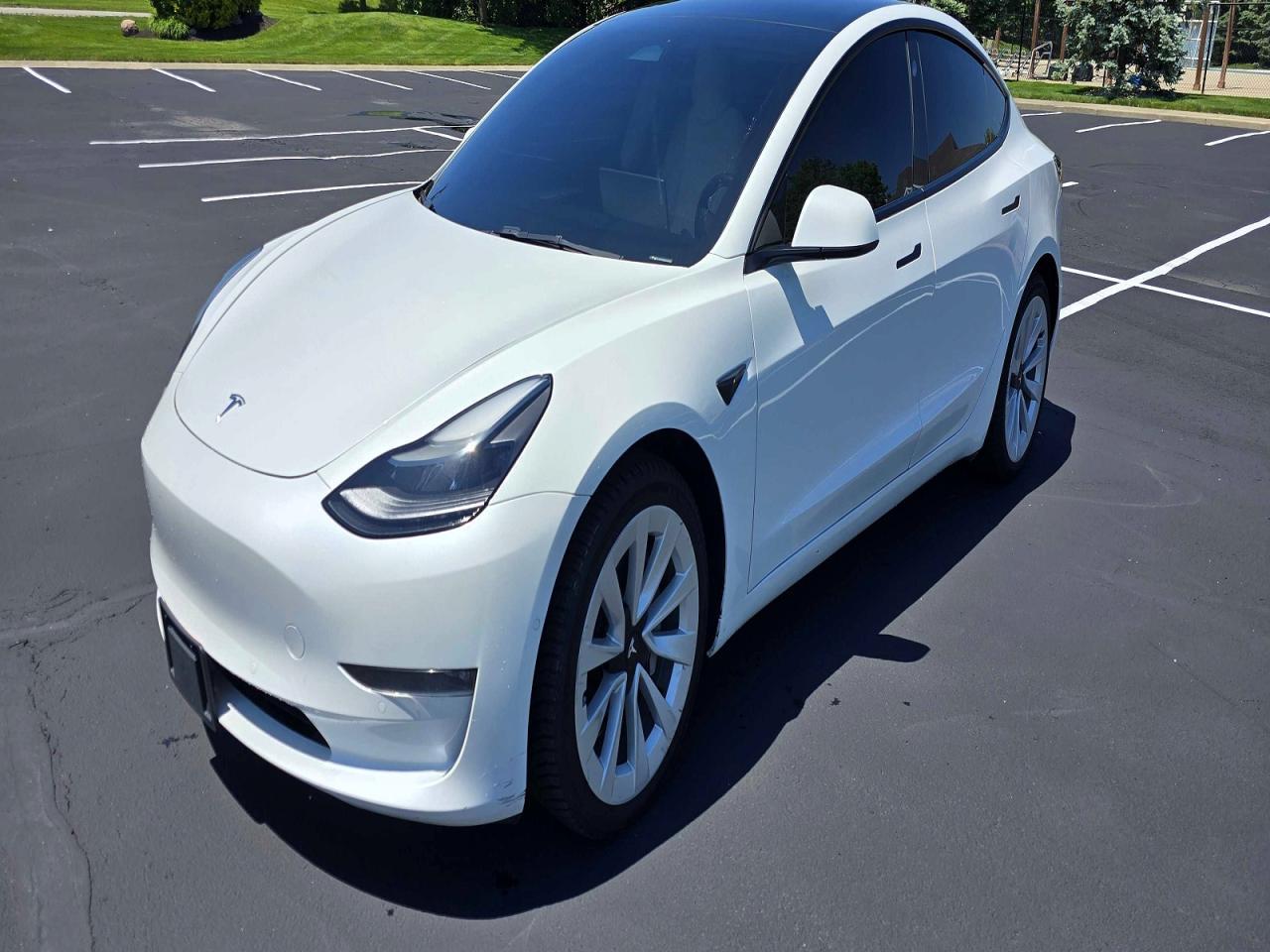 2022 Tesla Model 3 - Фото 2