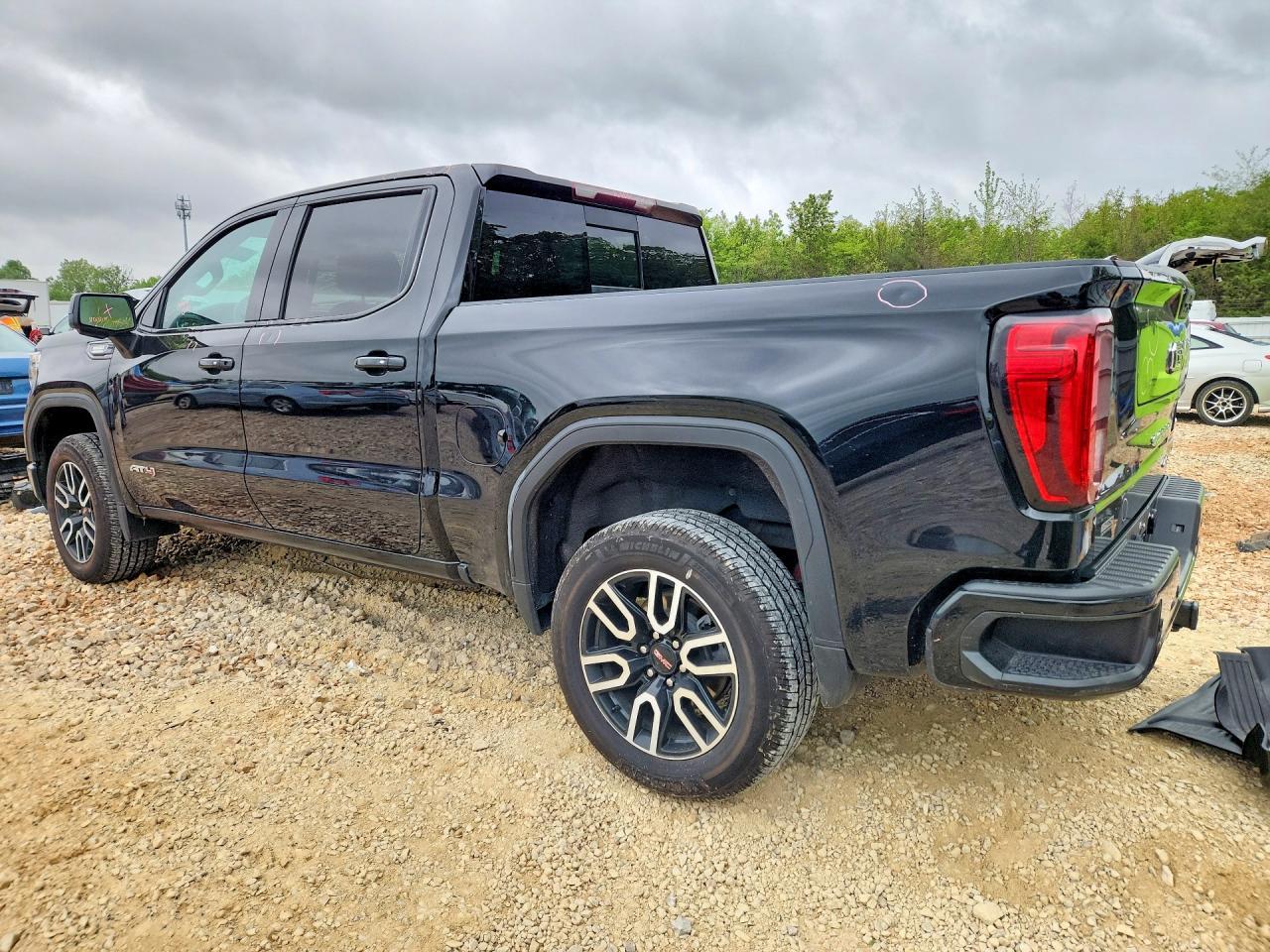 2021 GMC Sierra K1500 At4 - Фото 2