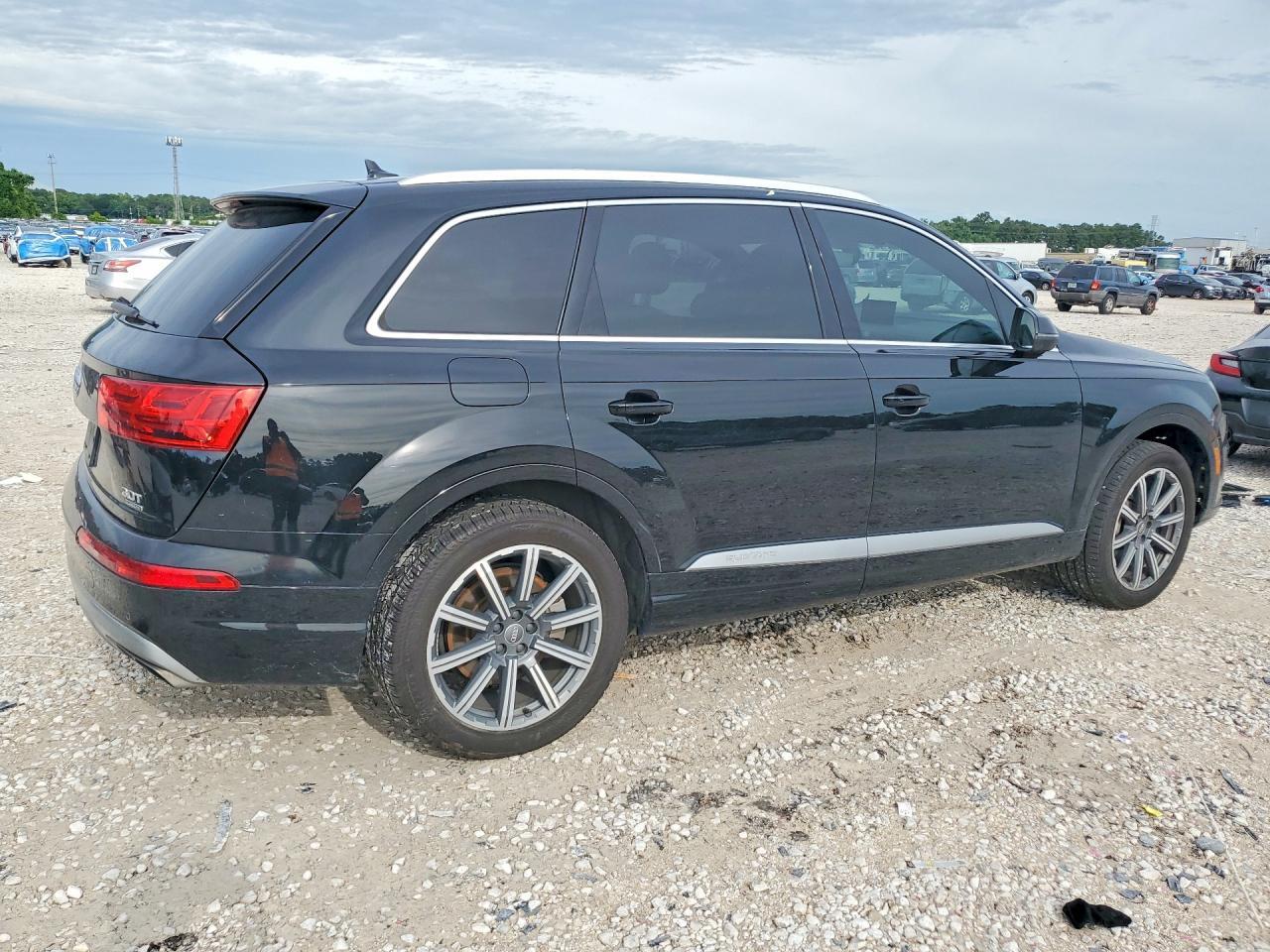 2017 Audi Q7 Premium Plus - Image 3