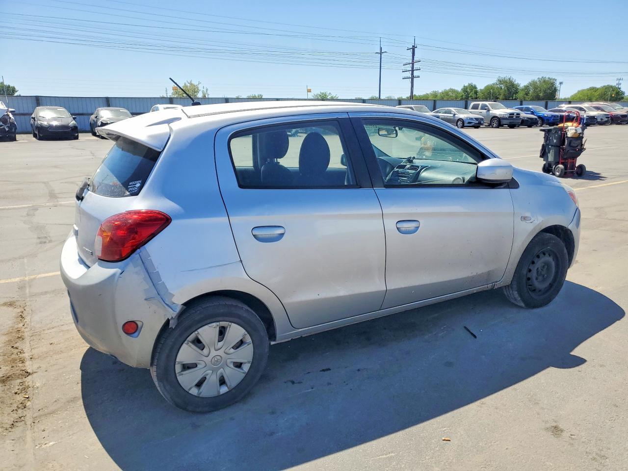 2015 Mitsubishi Mirage De - Фото 3