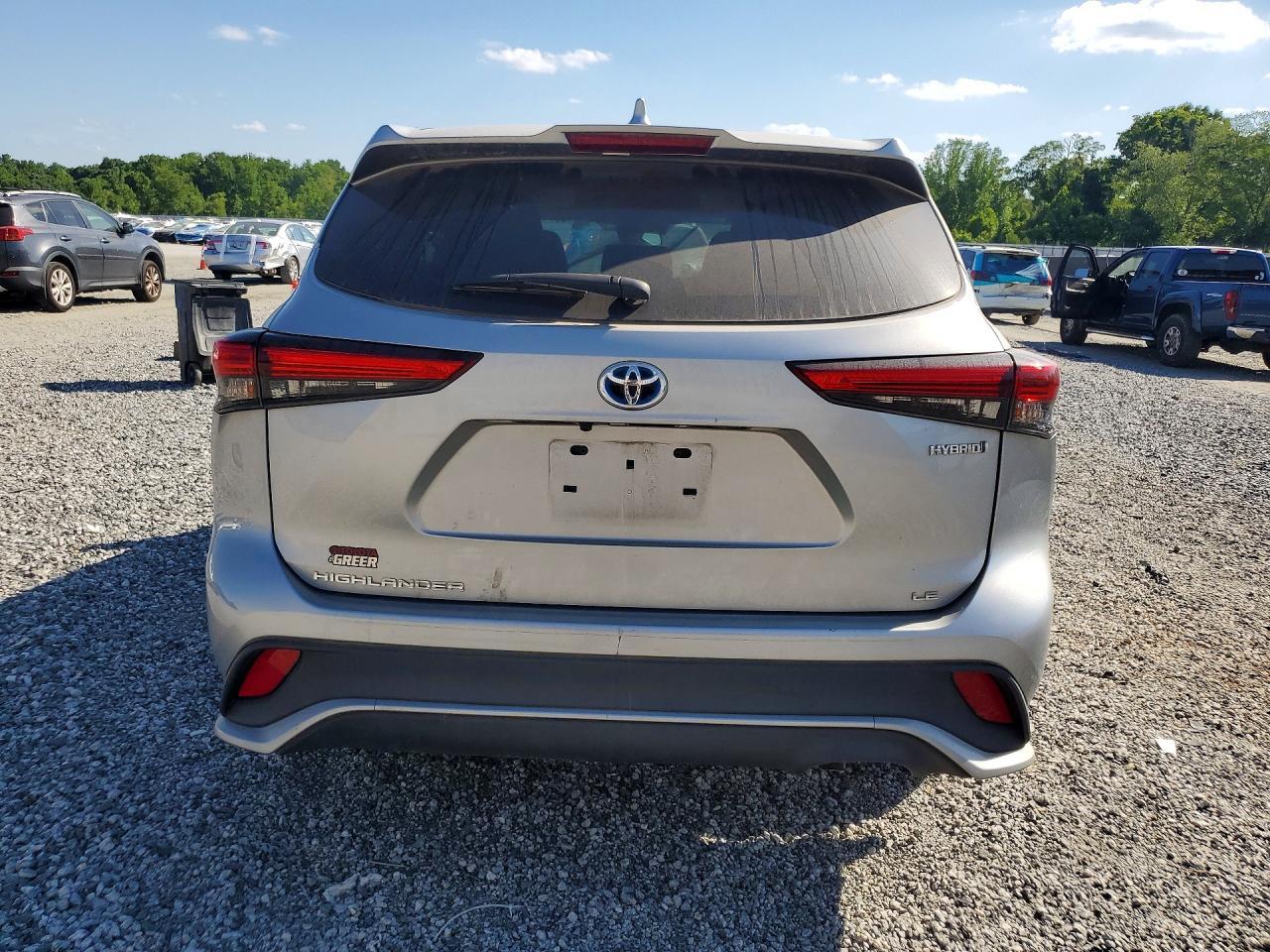 2021 Toyota Highlander Hybrid Le - Image 6