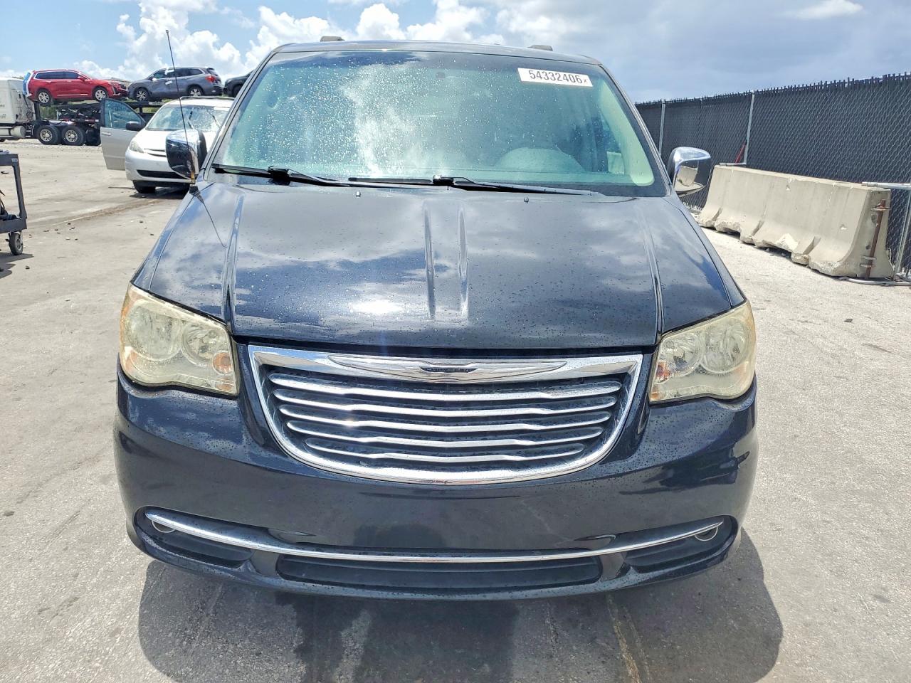 2012 Chrysler Town & Country Touring - Фото 5