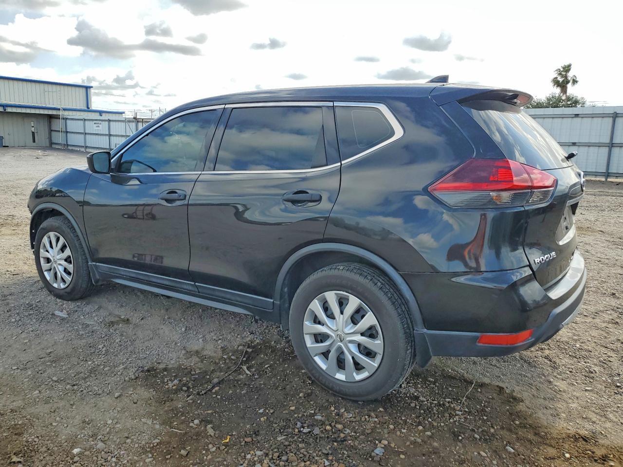 2020 Nissan Rogue S - Фото 2