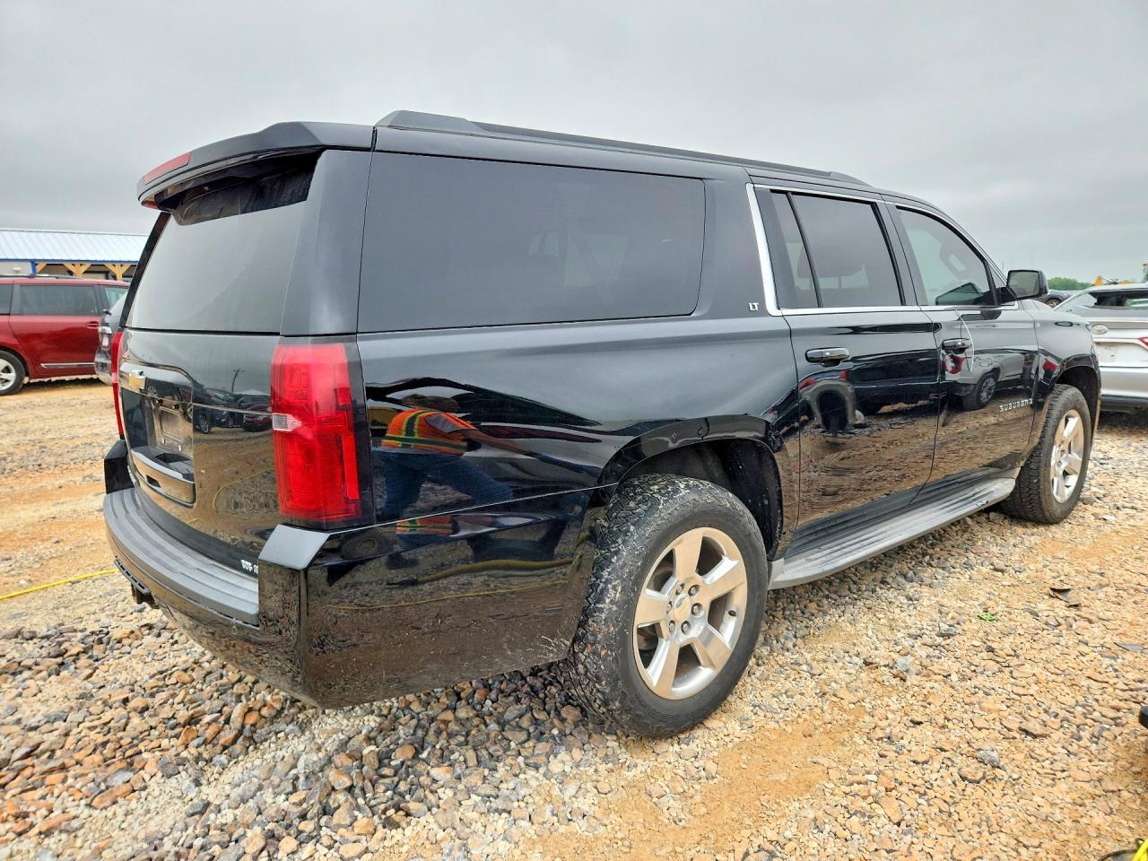 2015 Chevrolet Suburban - Фото 3