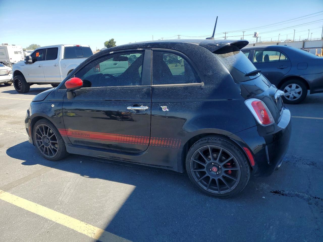 2015 Fiat 500 Abarth - Фото 2
