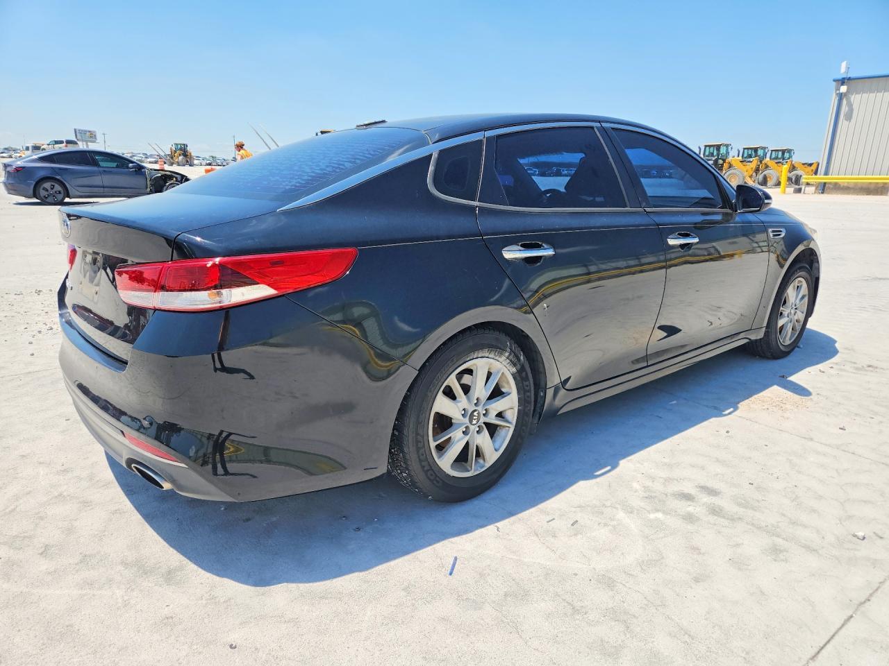 2017 Kia Optima Lx - Фото 3