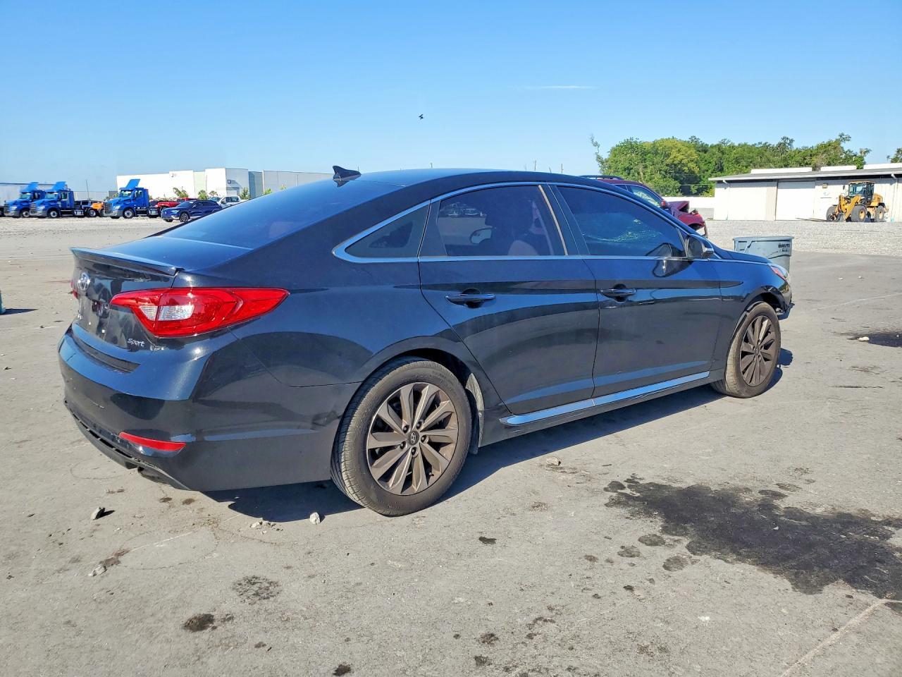 2017 Hyundai Sonata Sport - Image 3