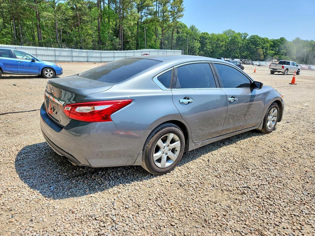 2016 Nissan Altima 2.5 S - Image 3
