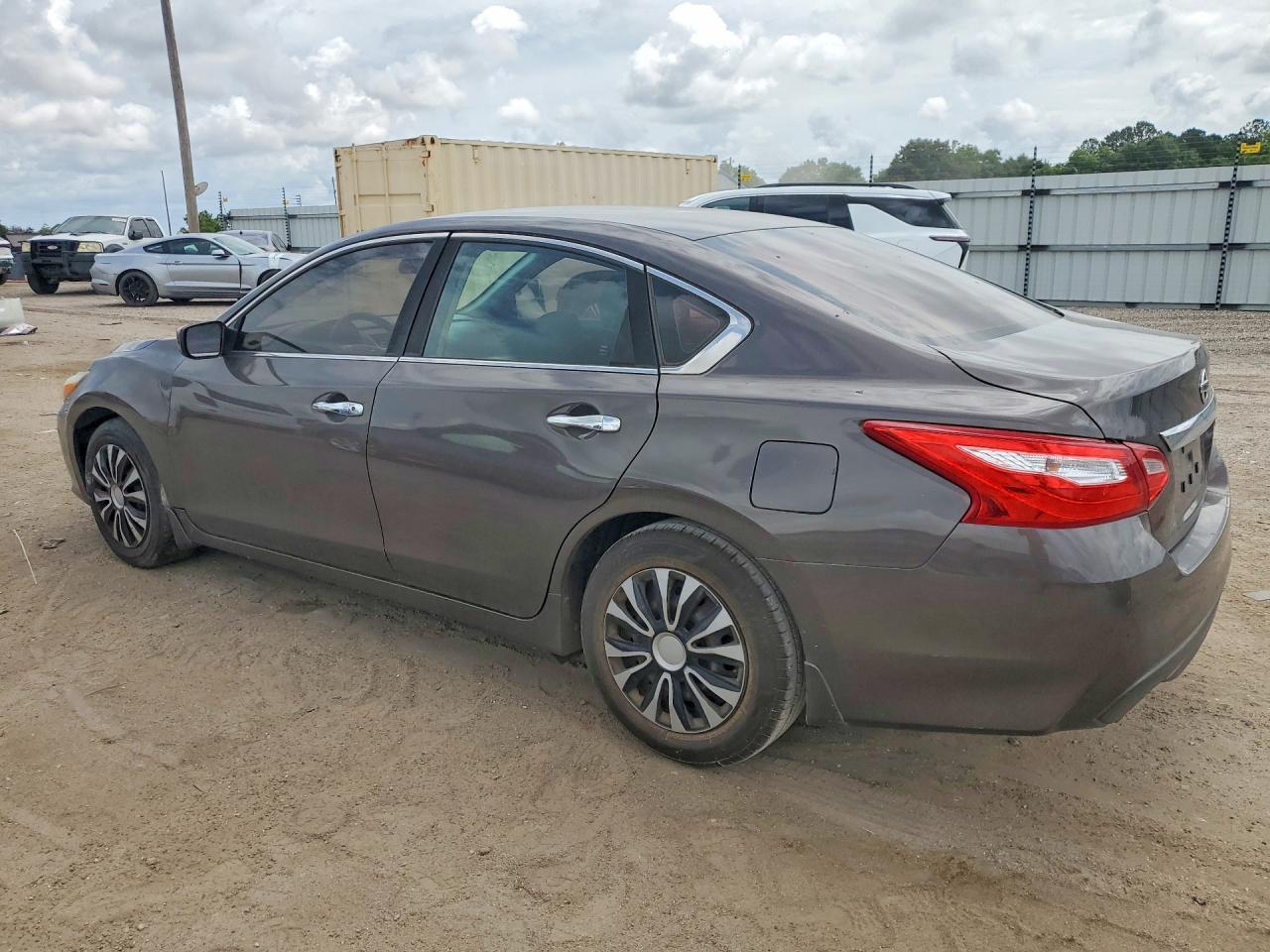 2017 Nissan Altima 2.5 S - Фото 2