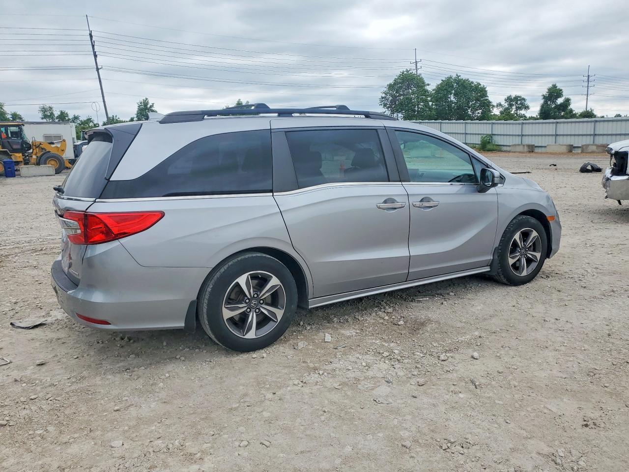 2018 Honda Odyssey Touring - Фото 3