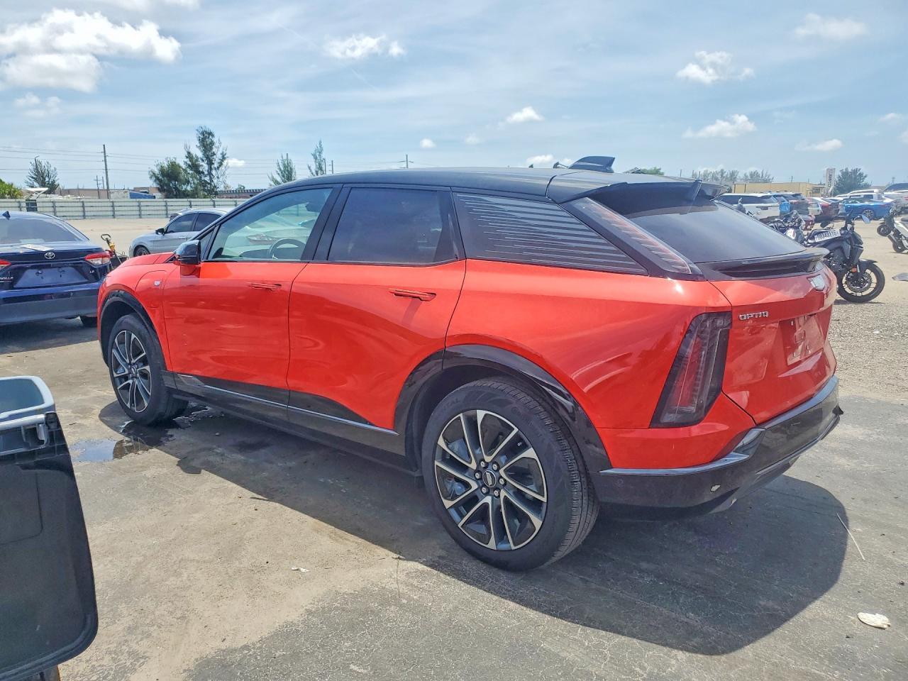 2025 Cadillac Optiq Sport - Image 2