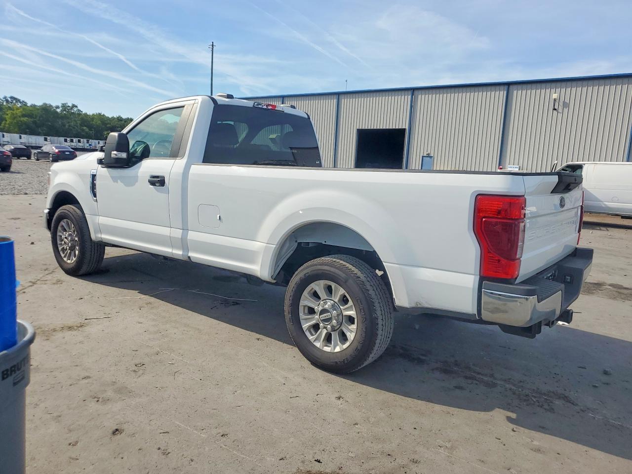 2022 Ford F350 Super Duty - Фото 2