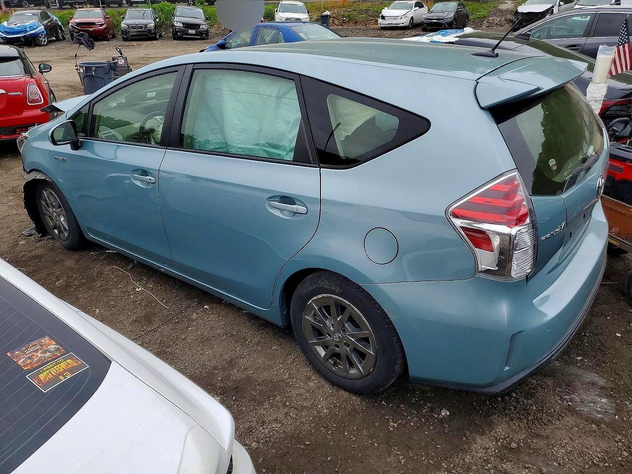 2017 Toyota Prius V Four - Фото 2