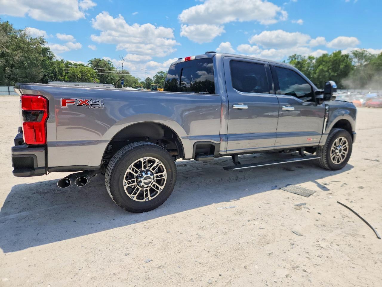 2024 Ford F350 Super Duty - Фото 3