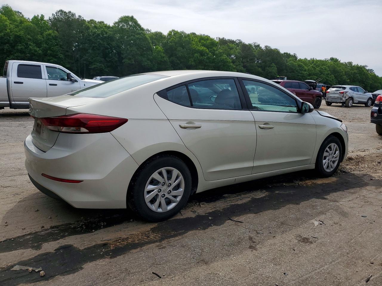 2018 Hyundai Elantra Se - Image 3