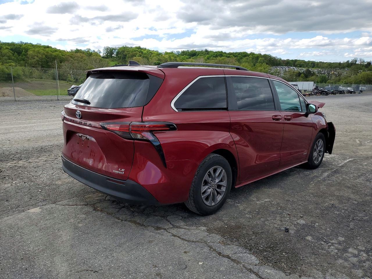 2021 Toyota Sienna Le - Фото 3