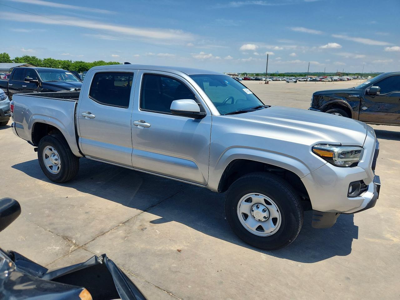 2023 Toyota Tacoma Sr V6 - Image 4