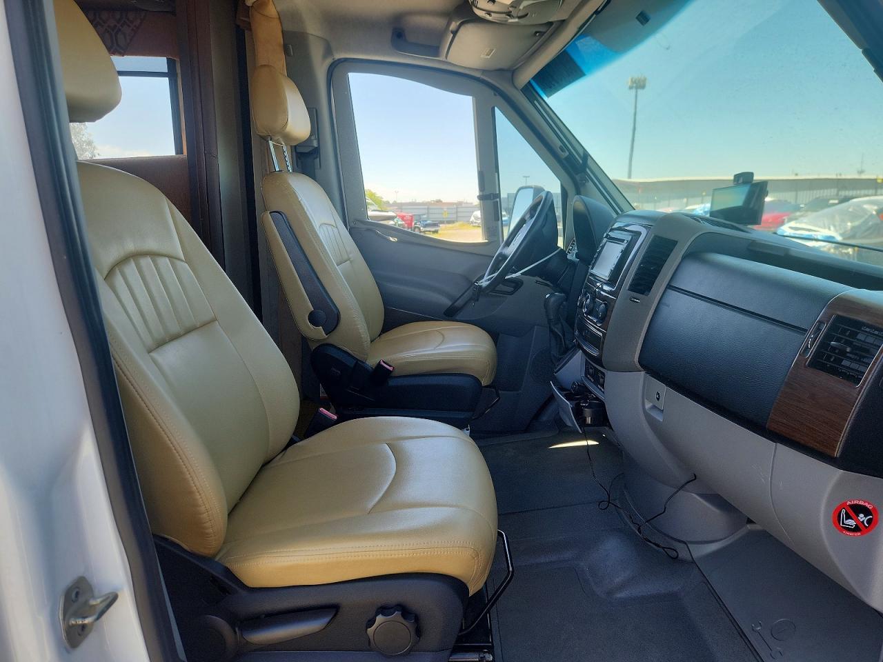 2015 Mercedes Recreational Vehicle (Rv) - Image 5