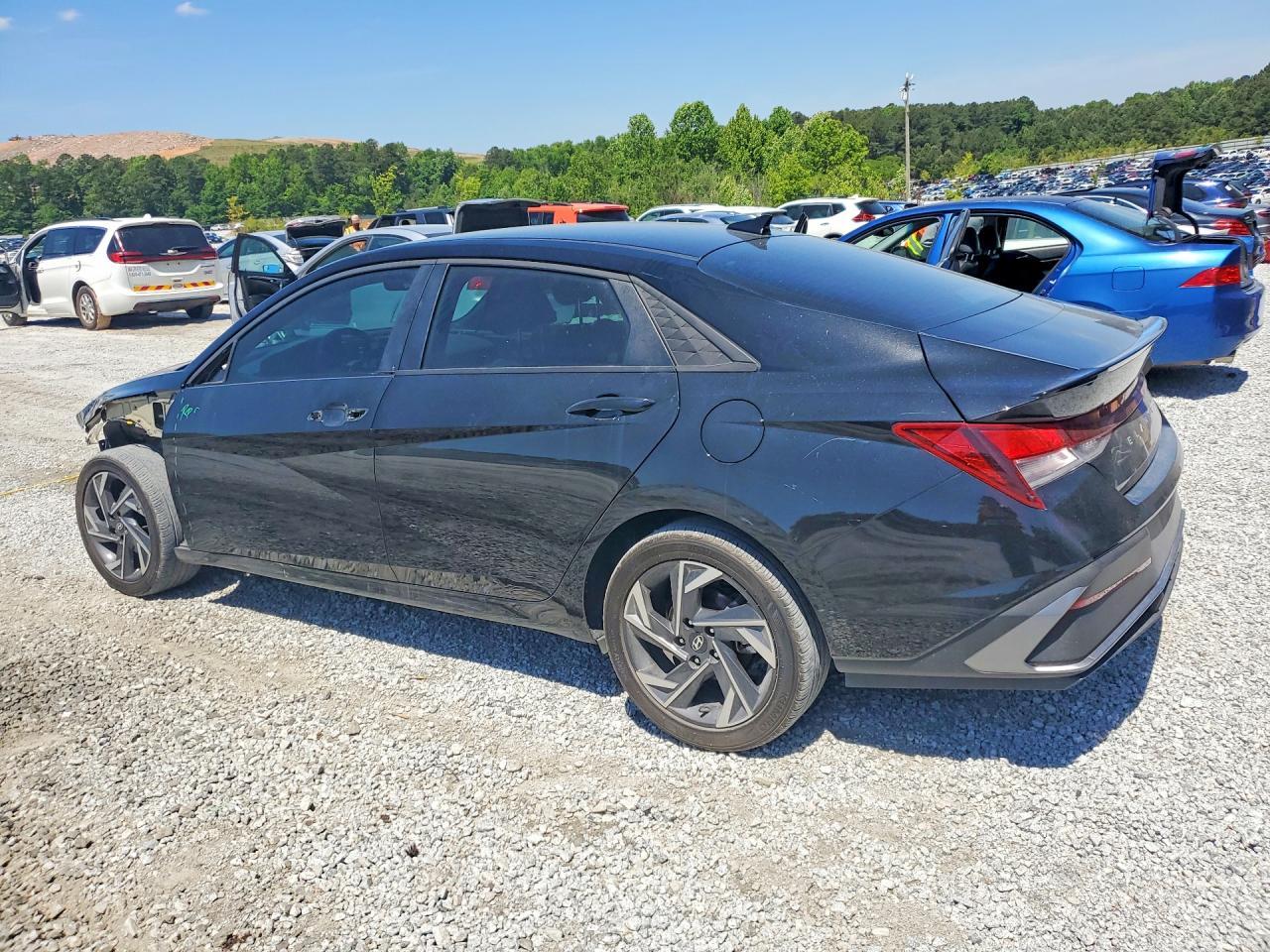 2025 Hyundai Elantra Sel Sport - Фото 2