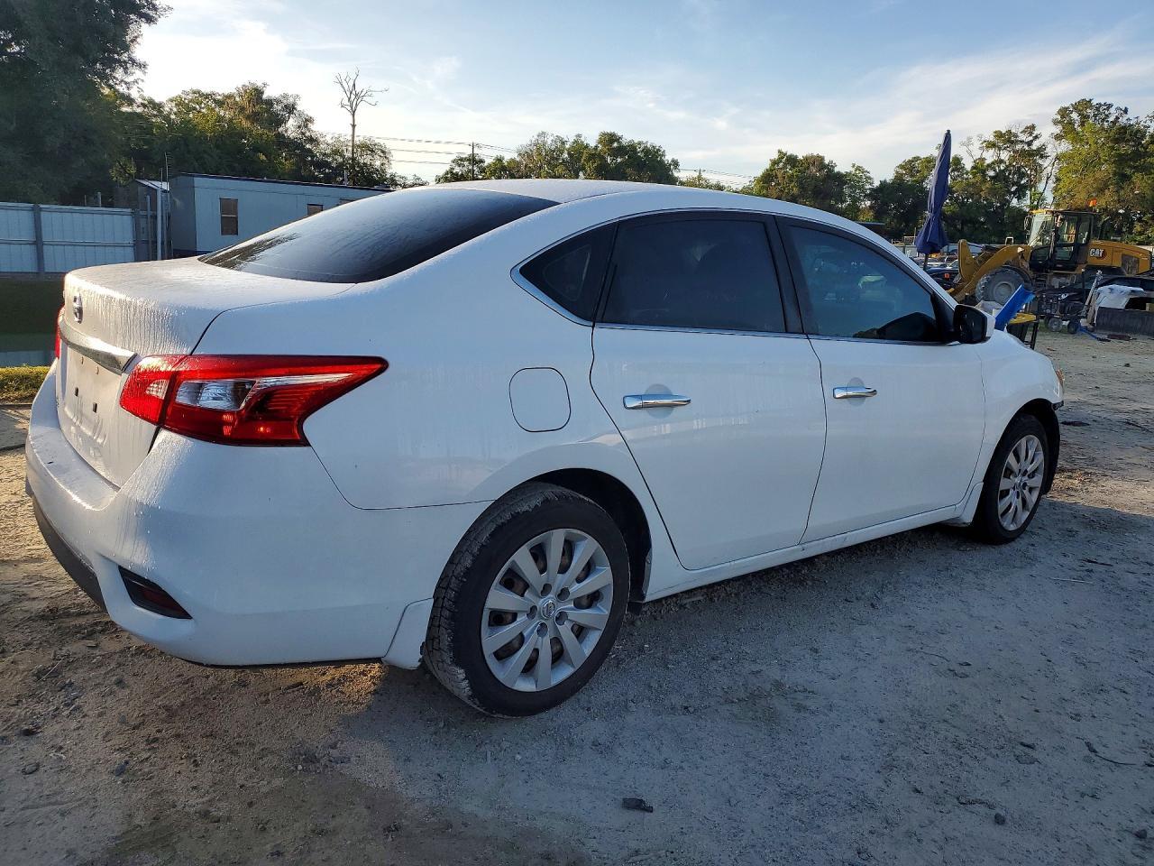 2019 Nissan Sentra S - Фото 3