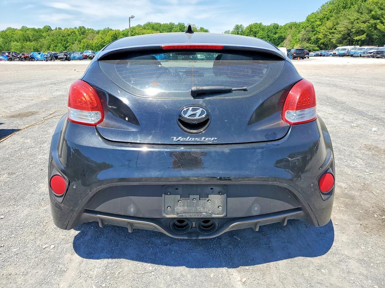 2013 Hyundai Veloster Base - Image 6