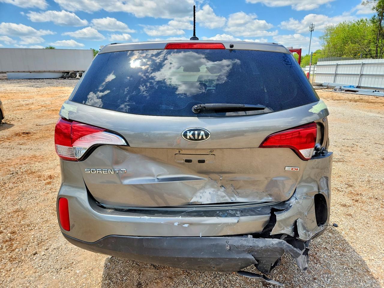 2015 Kia Sorento Lx - Image 6