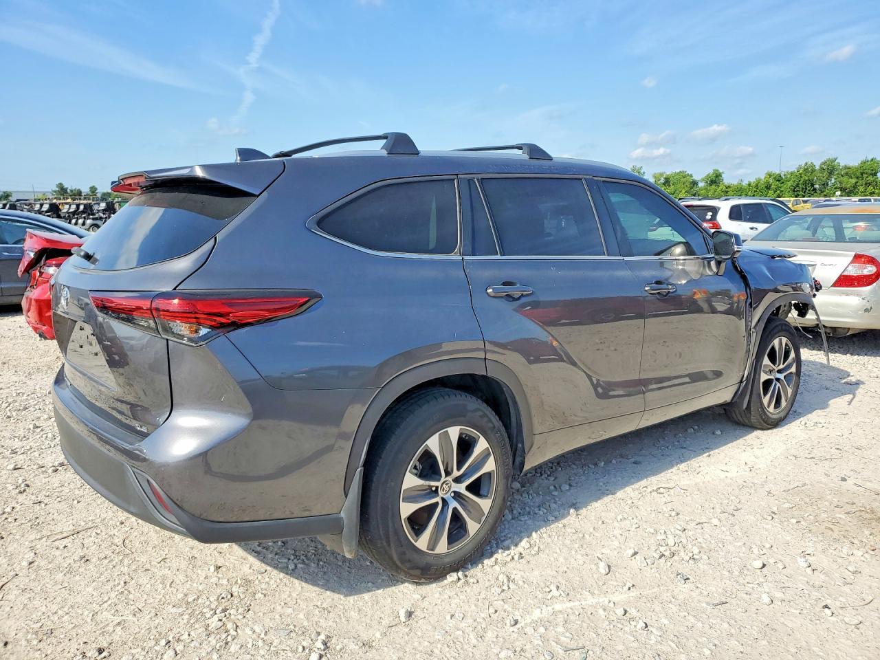 2023 Toyota Highlander Xle - Фото 3