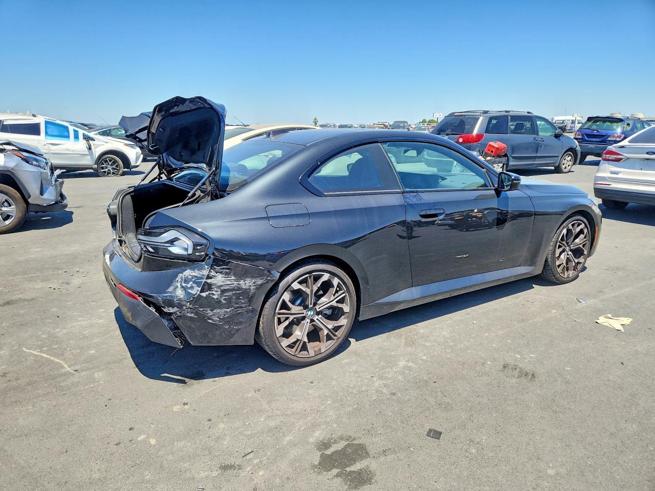2026 BMW 230I - Фото 3