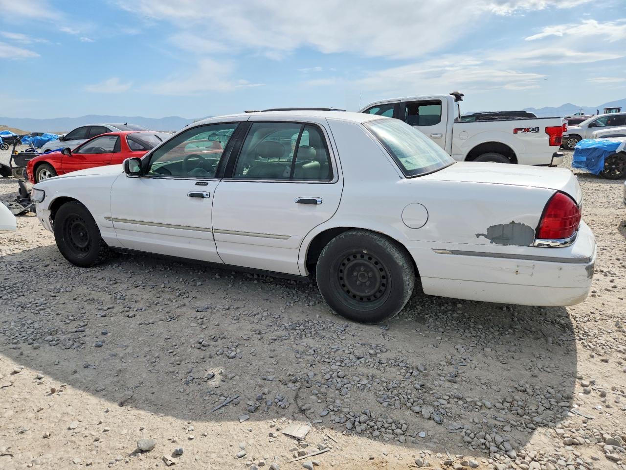 2002 Mercury Grand Marquis Gs - Image 2