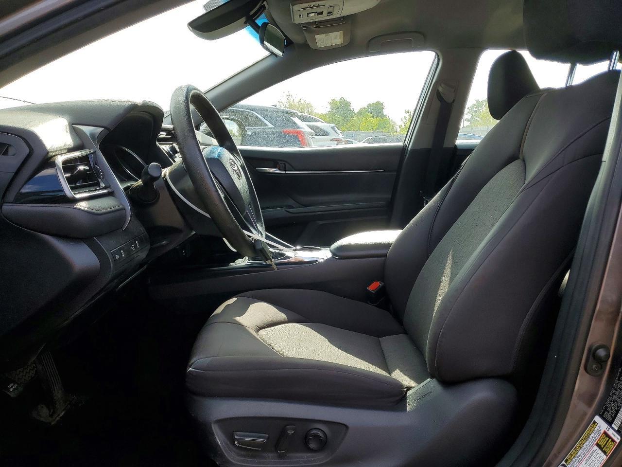 2019 Toyota Camry Le - Фото 7